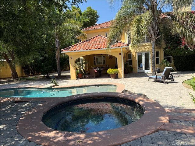 5717 MELVIN Avenue, Tarzana, CA 91356