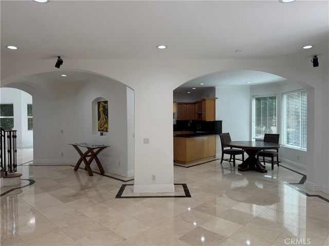 5717 MELVIN Avenue, Tarzana, CA 91356
