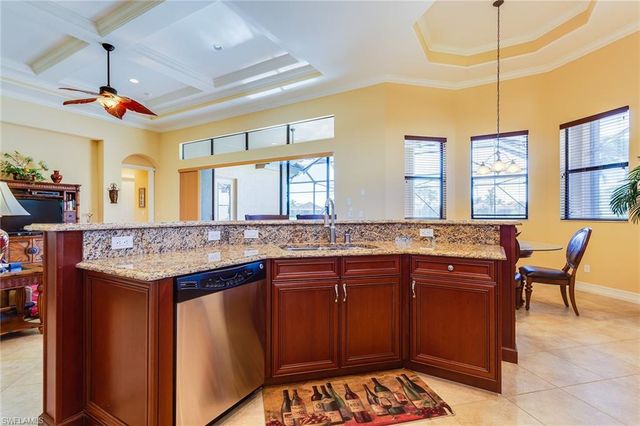 7747 Cottesmore DR, Naples, FL 34113