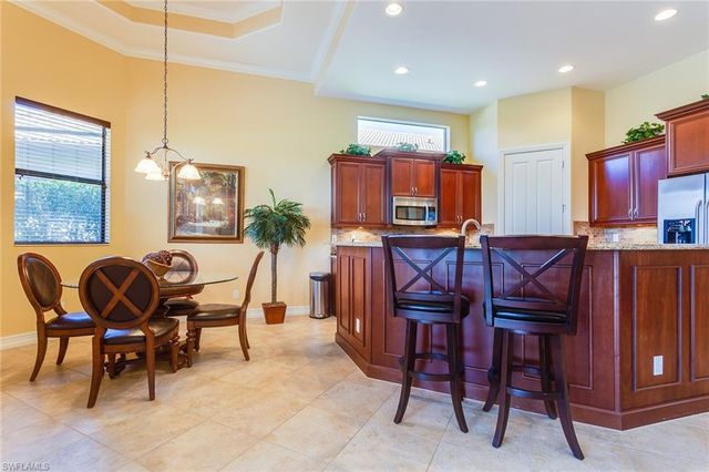 7747 Cottesmore DR, Naples, FL 34113