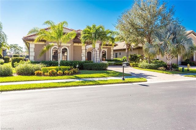 7747 Cottesmore DR, Naples, FL 34113