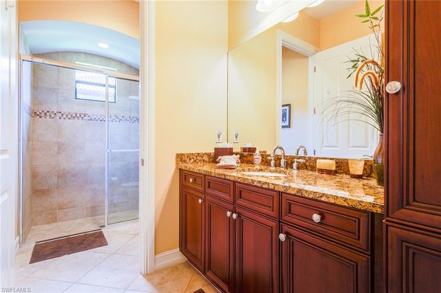 7747 Cottesmore DR, Naples, FL 34113