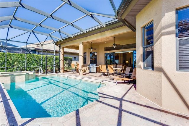 7747 Cottesmore DR, Naples, FL 34113