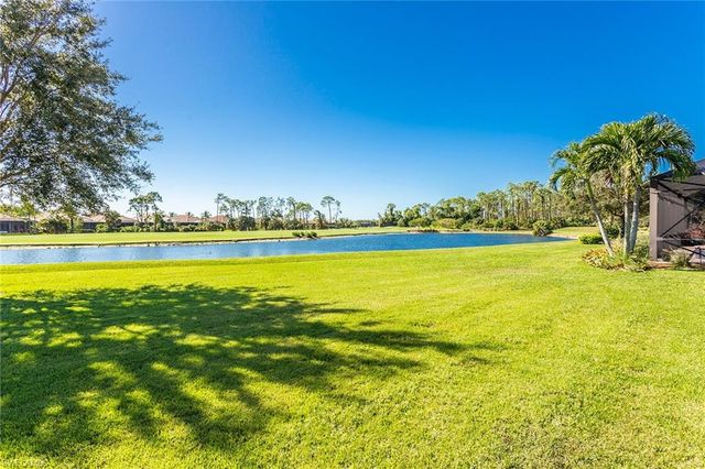 7747 Cottesmore DR, Naples, FL 34113