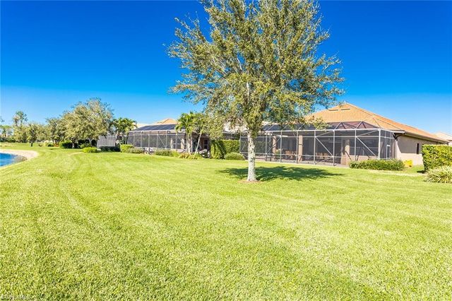 7747 Cottesmore DR, Naples, FL 34113