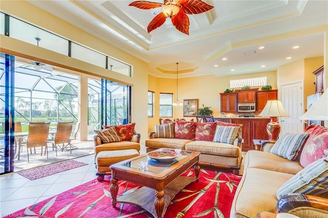 7747 Cottesmore DR, Naples, FL 34113