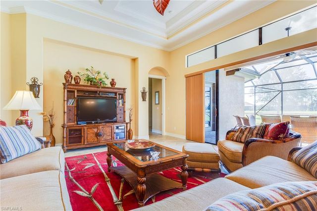 7747 Cottesmore DR, Naples, FL 34113