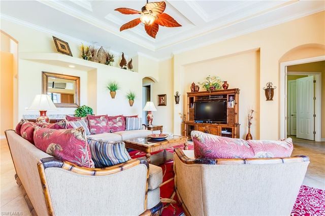 7747 Cottesmore DR, Naples, FL 34113