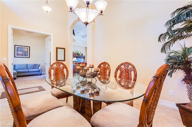 7747 Cottesmore DR, Naples, FL 34113