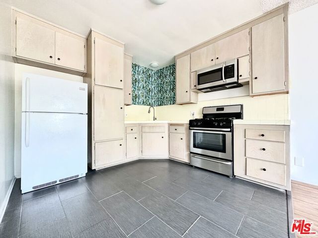 127 Loma Vista Street 8, El Segundo, CA 90245