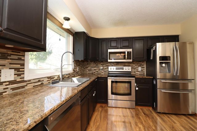 12924 16th Avenue S, Burnsville, MN 55337