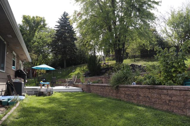 12924 16th Avenue S, Burnsville, MN 55337