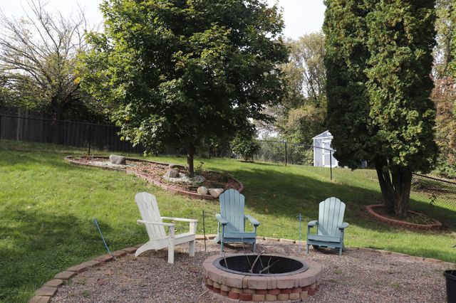 12924 16th Avenue S, Burnsville, MN 55337