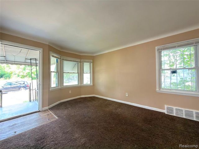 18550 Pierson Street, Detroit, MI 48219