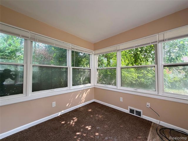 18550 Pierson Street, Detroit, MI 48219