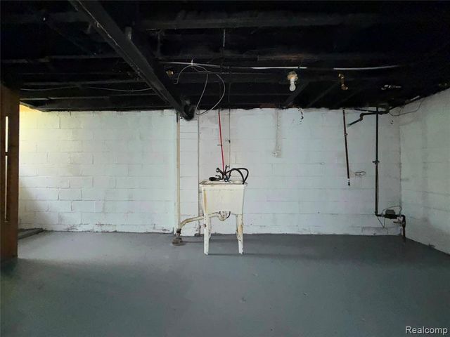 18550 Pierson Street, Detroit, MI 48219