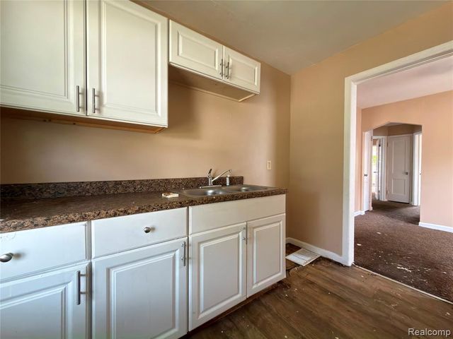 18550 Pierson Street, Detroit, MI 48219