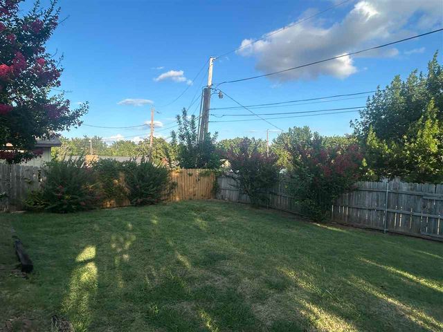 7306 NW Compass Ave, Lawton, OK 73505