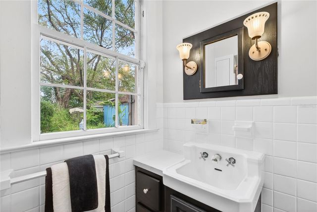 1305 WASHINGTON AVENUE, Eustis, FL 32726