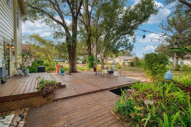 1305 WASHINGTON AVENUE, Eustis, FL 32726