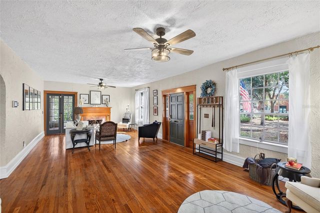 1305 WASHINGTON AVENUE, Eustis, FL 32726