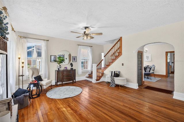 1305 WASHINGTON AVENUE, Eustis, FL 32726