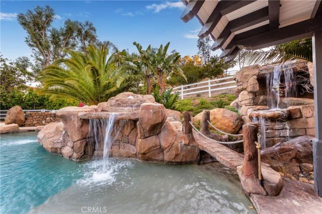 85 Saddlebow, Bell Canyon, CA 91307