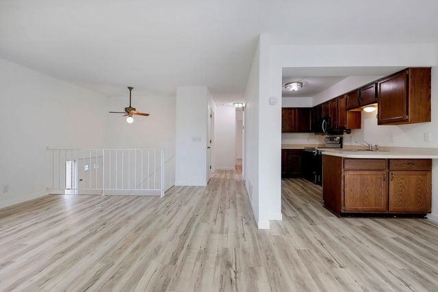 9205 Dartford Road, Woodbury, MN 55125