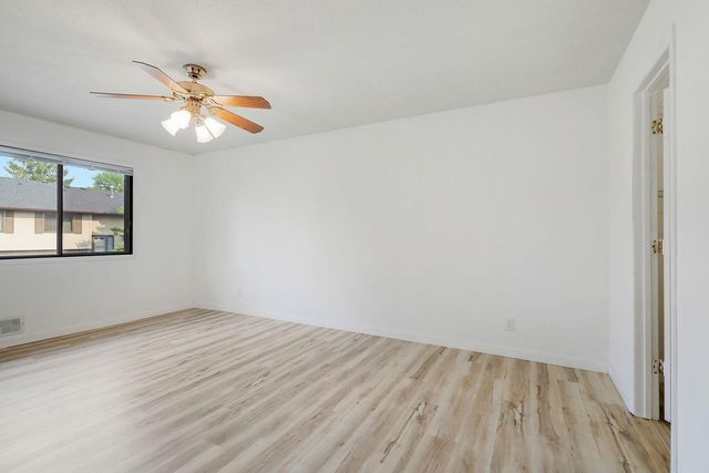 9205 Dartford Road, Woodbury, MN 55125
