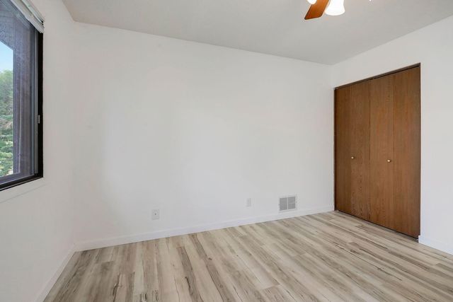 9205 Dartford Road, Woodbury, MN 55125