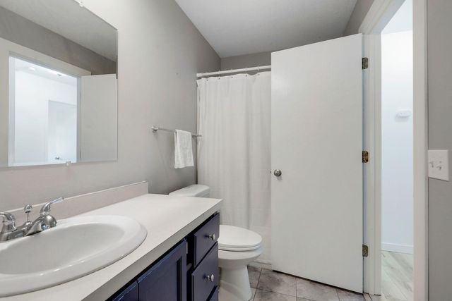 9205 Dartford Road, Woodbury, MN 55125