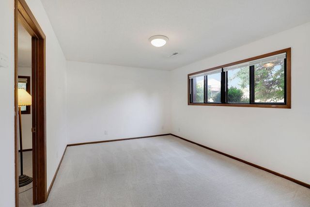 9205 Dartford Road, Woodbury, MN 55125