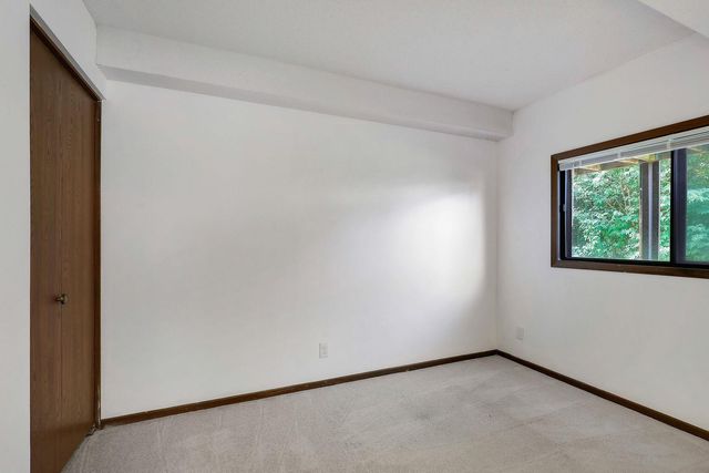 9205 Dartford Road, Woodbury, MN 55125