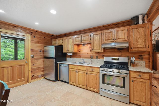 538 Burbank Road, Roan Mountain, TN 37687