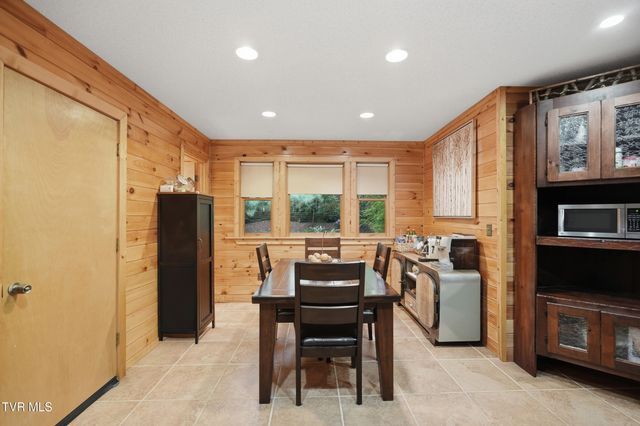 538 Burbank Road, Roan Mountain, TN 37687