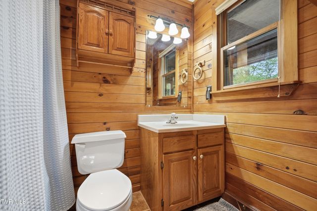 538 Burbank Road, Roan Mountain, TN 37687
