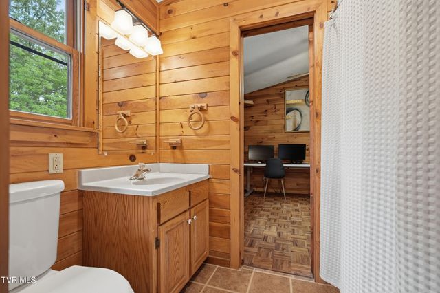 538 Burbank Road, Roan Mountain, TN 37687