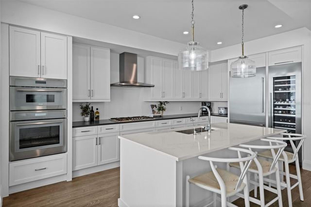 2910 W BARCELONA STREET 1902, Tampa, FL 33629