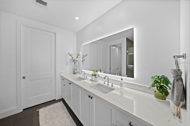 2910 W BARCELONA STREET 1902, Tampa, FL 33629