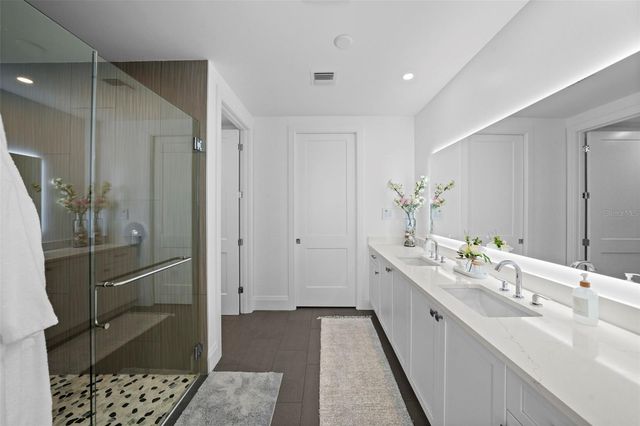 2910 W BARCELONA STREET 1902, Tampa, FL 33629