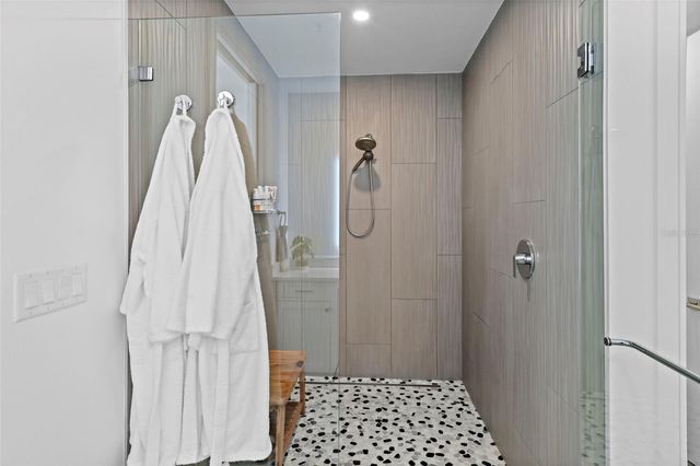 2910 W BARCELONA STREET 1902, Tampa, FL 33629