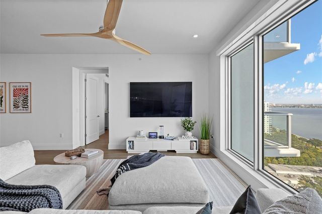 2910 W BARCELONA STREET 1902, Tampa, FL 33629