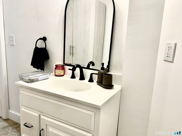 530 Bloomfield Avenue, Bloomfield, CT 06002