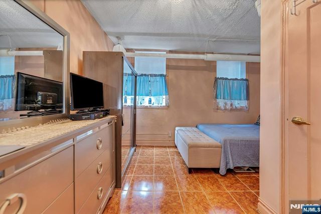 6114 Highland Place 1H, West New York, NJ 07093