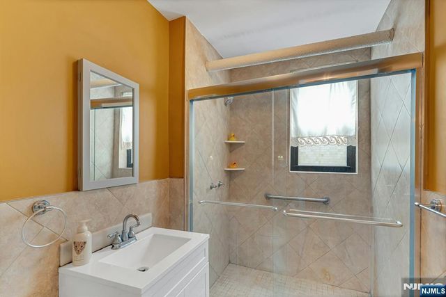 6114 Highland Place 1H, West New York, NJ 07093