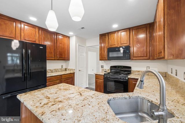5943 ROTH CT, Woodbridge, VA 22193