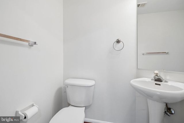 5943 ROTH CT, Woodbridge, VA 22193