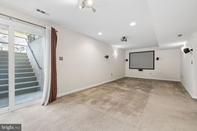 5943 ROTH CT, Woodbridge, VA 22193