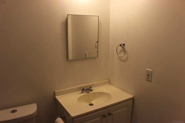 8436 Lozier Avenue, Warren, MI 48089