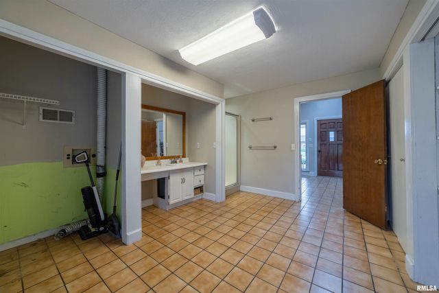 1431 Donlee Street, Quincy, IL 62305